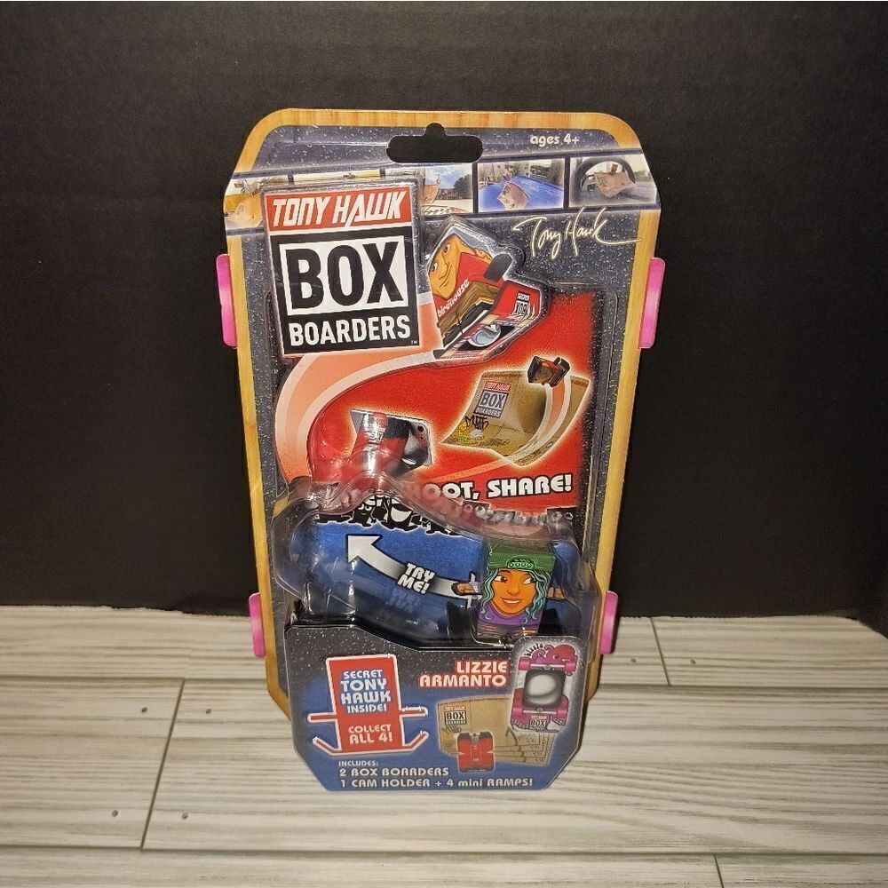 Tony Hawk Box Boarders LIZZIE ARMANTO W/Secret Tony Hawk Inside 7 Pcs
